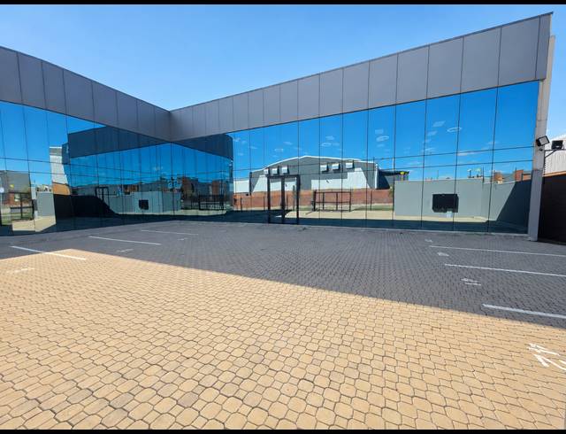 2,609M² WAREHOUSE FOR SALE IN ORMONDE